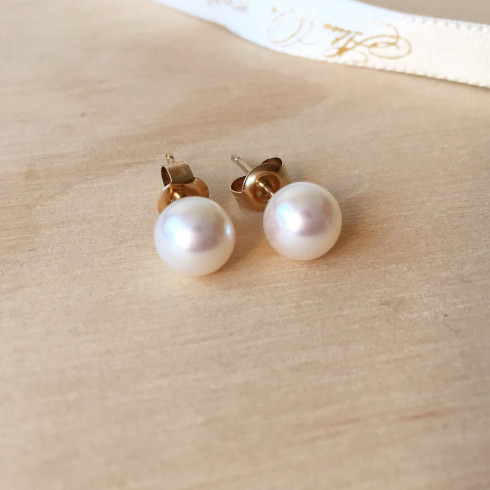 Pearl Akoya Studs 18ct Gold - (Made to Order)